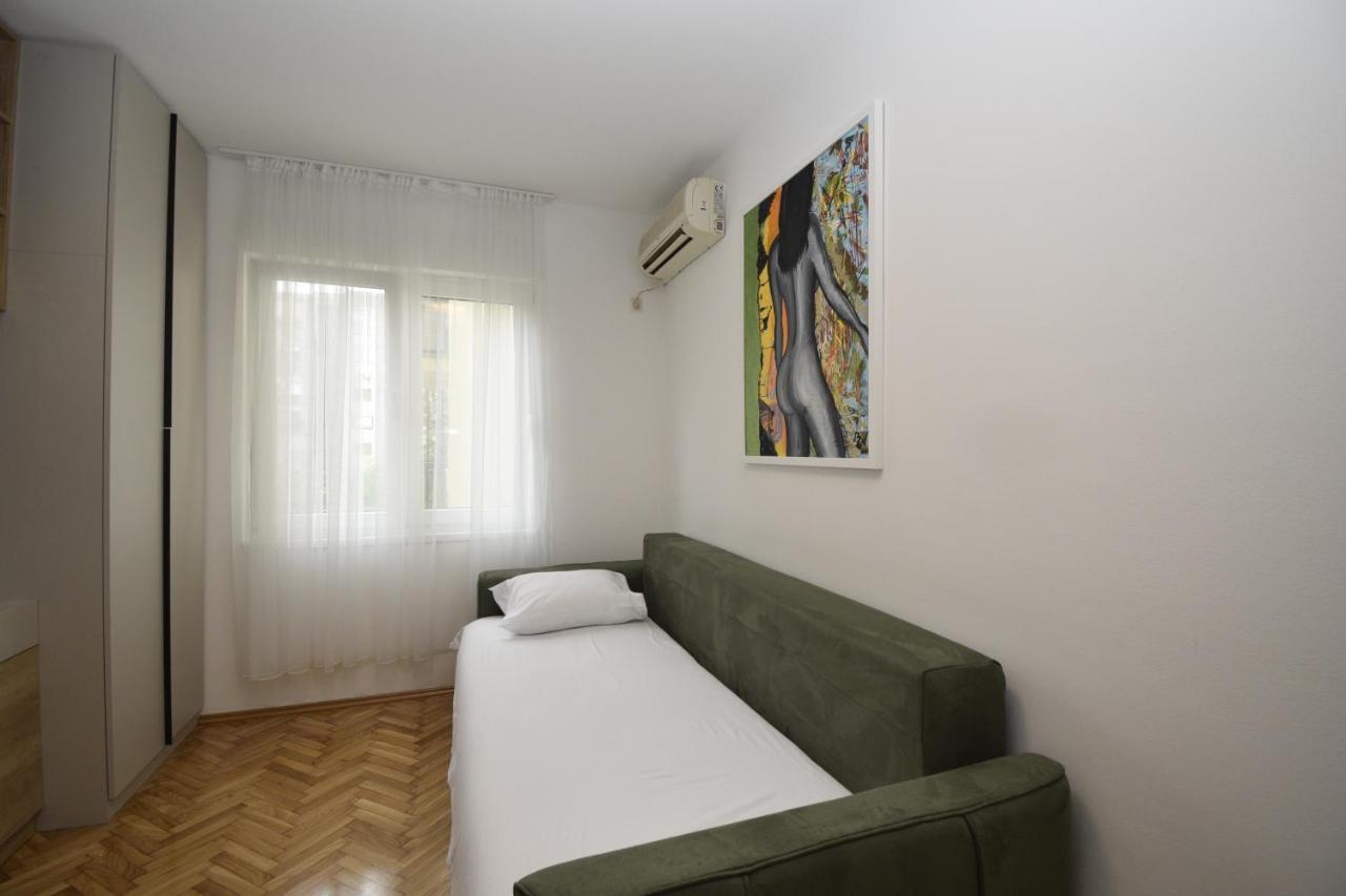 Studio Apartment Art Zone Подгориця Екстер'єр фото
