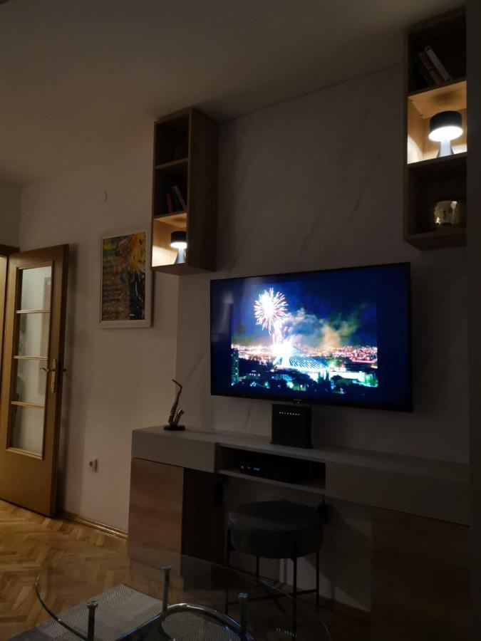Studio Apartment Art Zone Подгориця Екстер'єр фото