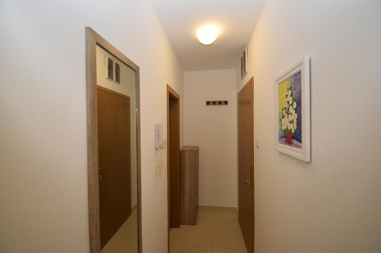 Studio Apartment Art Zone Подгориця Екстер'єр фото