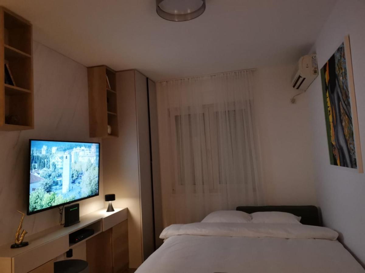Studio Apartment Art Zone Подгориця Екстер'єр фото